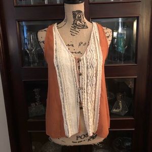 Sleeveless top burnt orange and cream lace, small